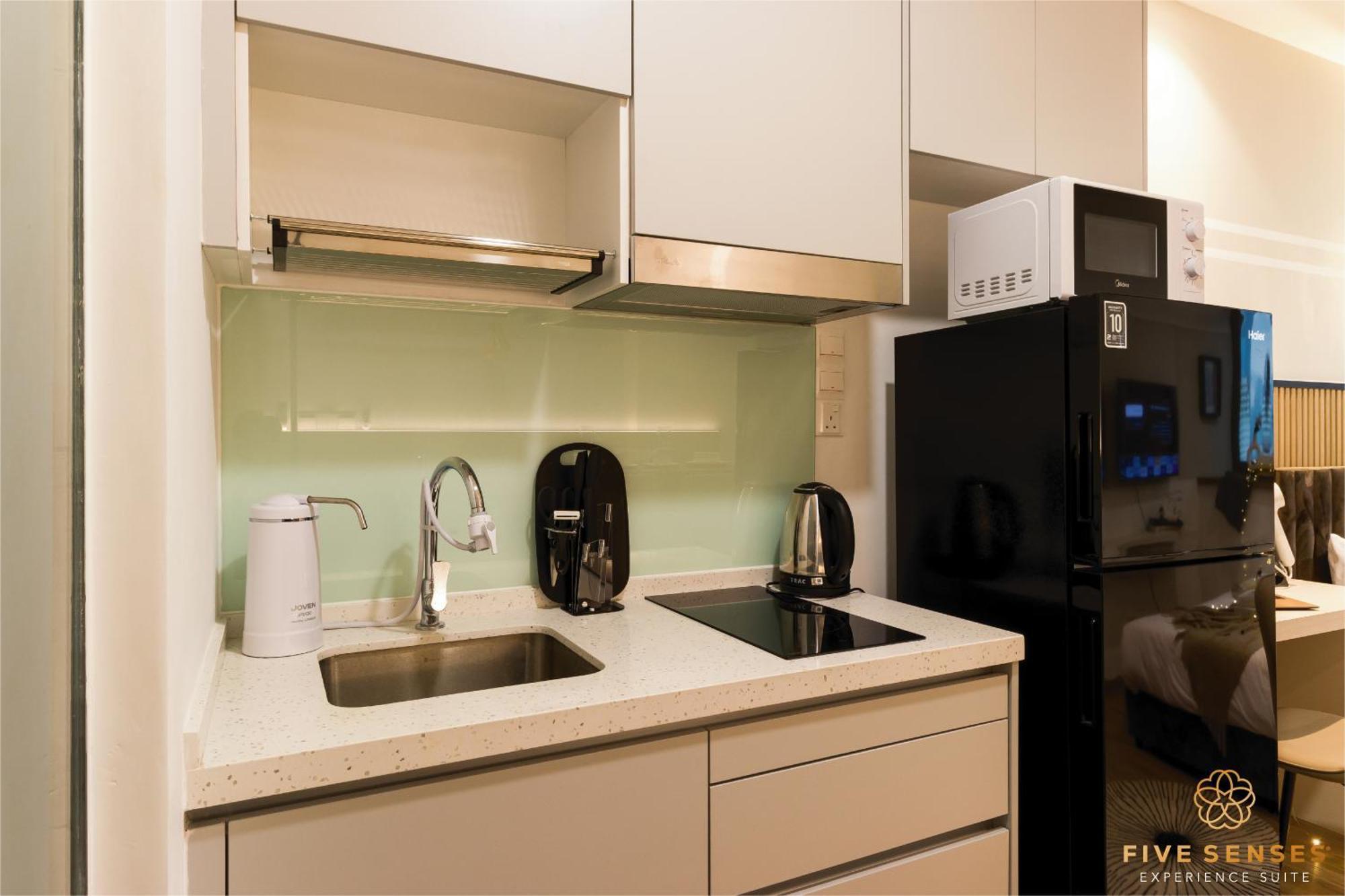 Riveria Premium Kuala Lumpur, Roam *